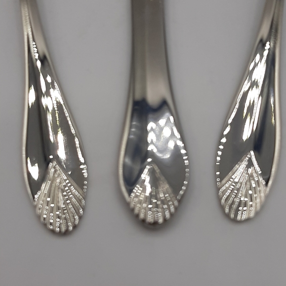 Heritage Mint "Safrano" 3 Piece Entertainment Set 18/10 Silverware Spoon Knives - Picture 3 of 8